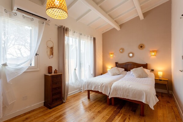 3 bedrooms, iron/ironing board, free WiFi, bed sheets