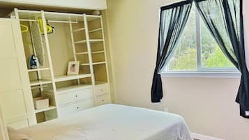 1 bedroom, desk, iron/ironing board, free WiFi