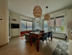 Interior - Lakeviewcabin-Apartment with lake view (Como)