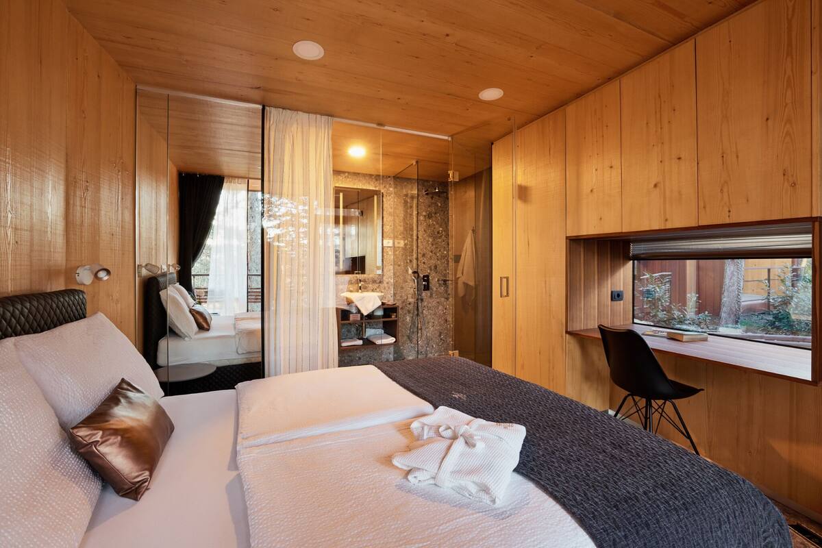 Cabin phong cách cổ điển, ban công, quang cảnh vườn | 1 phòng ngủ, bàn, truy cập Internet không dây miễn phí 