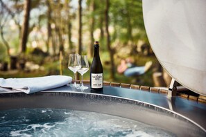 Romantisk stuga - balkong - utsikt mot trädgården | 1 sovrum, skrivbord och gratis wi-fi