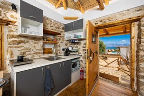 Fridge, oven, coffee/tea maker, toaster