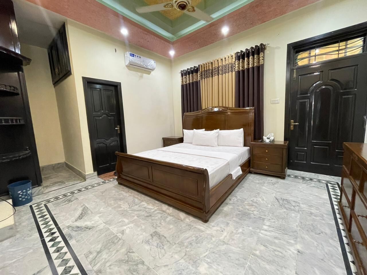 Deluxe Double Room, Mountain View | Soundproofing, iron/ironing board, free WiFi