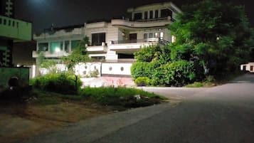 住宿正面