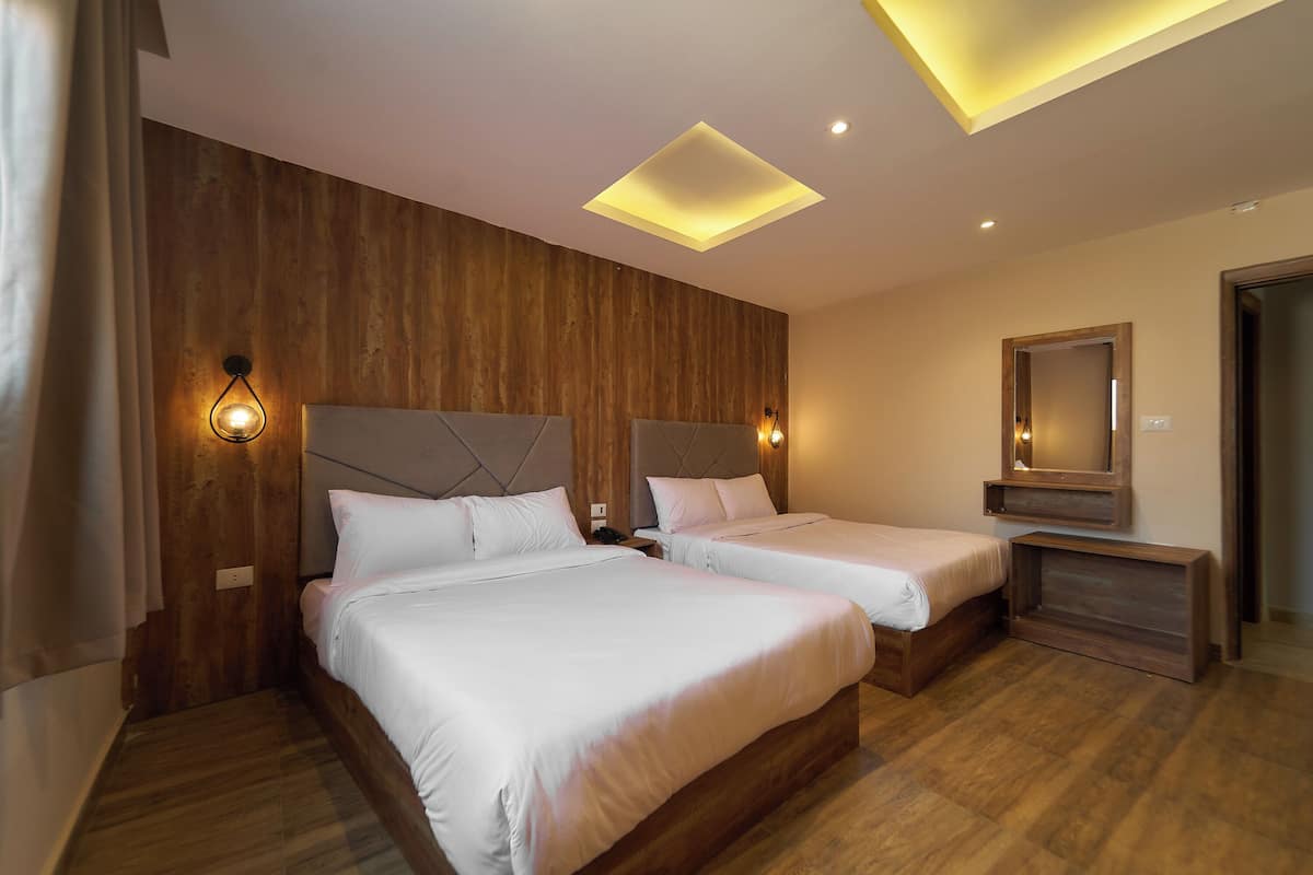 Superior Quadruple Room | Cadar kapas Mesir, peralatan tempat tidur premium, gebar bulu kapas 