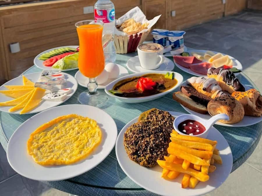 Free daily continental breakfast