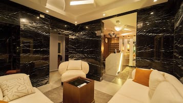 Pintu masuk interior