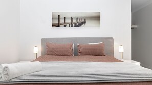 4 chambres, fer et planche à repasser, lit parapluie, Wi-Fi gratuit
