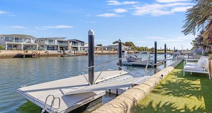 Windward Marina Retreat