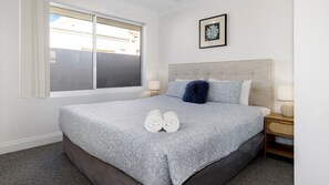 4 makuuhuonetta, silitysrauta/-lauta, vauvan matkasänky, ilmainen Wi-Fi