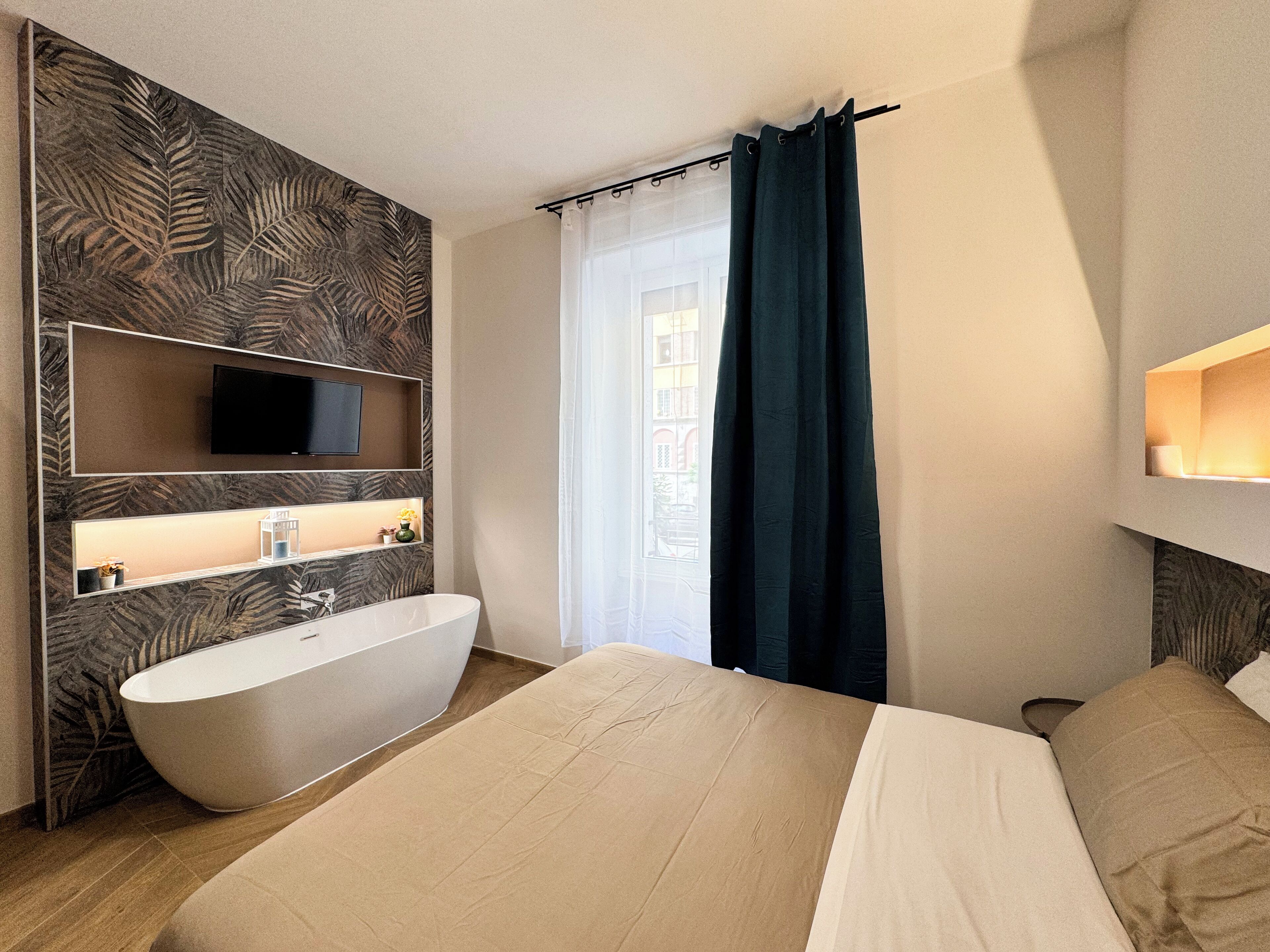 Deluxe Double or Twin Room, Non Smoking | Desk, iron/ironing board, free WiFi