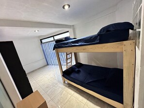 2 chambres, bureau, Wi-Fi (supplément), literie fournie