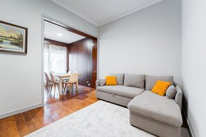 TV - A unique experience in Porto (Porto)