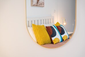 5 chambres, fer et planche à repasser, accès Internet, draps fournis