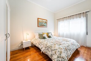 1 bedroom, iron/ironing board, internet, bed sheets - A unique experience in Porto (Porto)