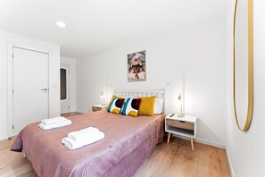 5 chambres, fer et planche à repasser, accès Internet, draps fournis