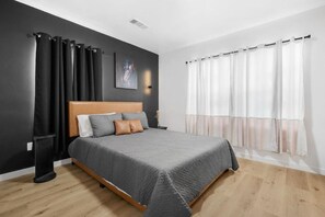 3 Schlafzimmer, Schreibtisch, Bügeleisen/Bügelbrett, kostenloses WLAN