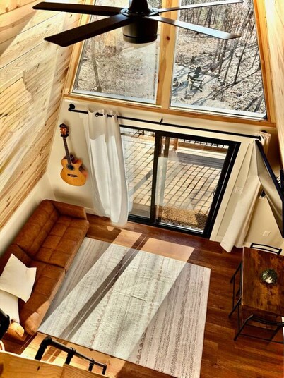 The Charlotte: cozy mountain cabin with huge views