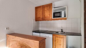 冰箱、微波炉、烤箱、洗碗机