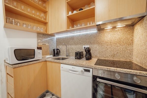 Fridge, microwave, oven, dishwasher