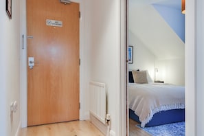2 slaapkamers, een strijkplank/strijkijzer, gratis wifi, beddengoed