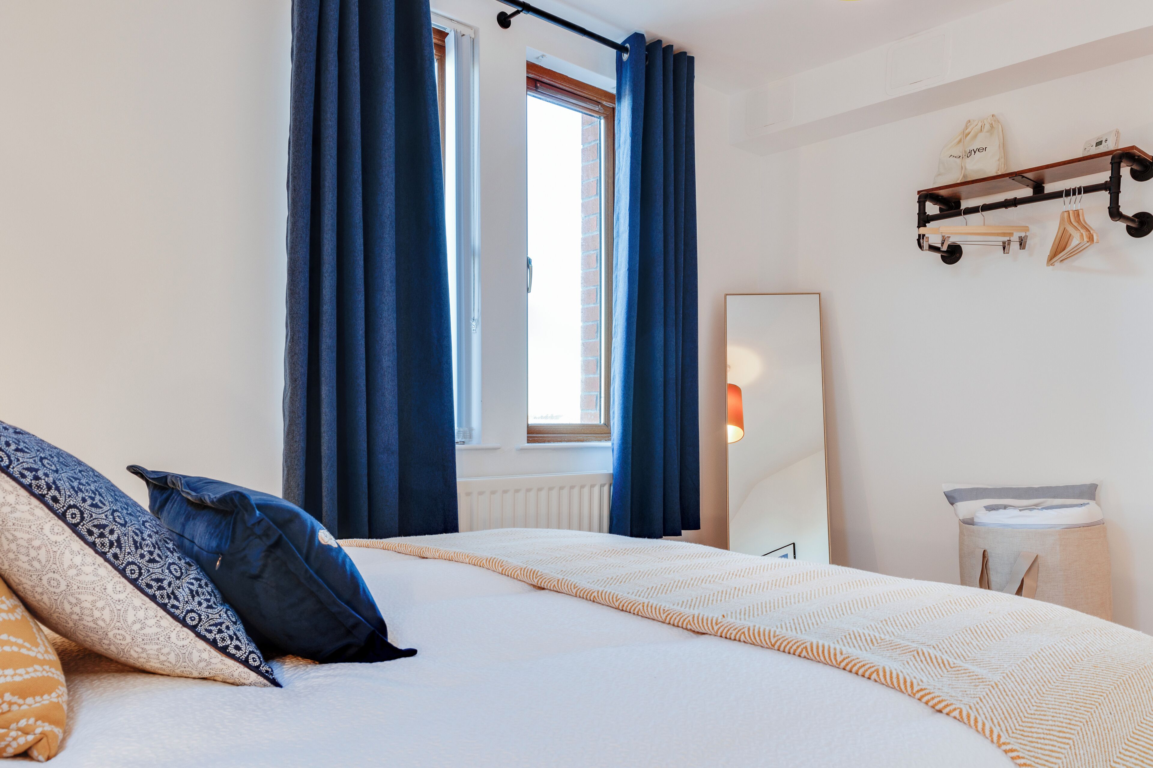 2 dormitorios, tabla de planchar con plancha, wifi gratis y ropa de cama