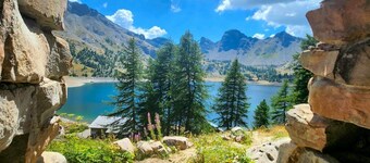 Renovated studio 30 m2 + 8 m2 mountain view terrace, close to slopes, parking, wifi