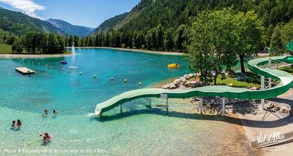 Renovated studio 30 m2 + 8 m2 mountain view terrace, close to slopes, parking, wifi