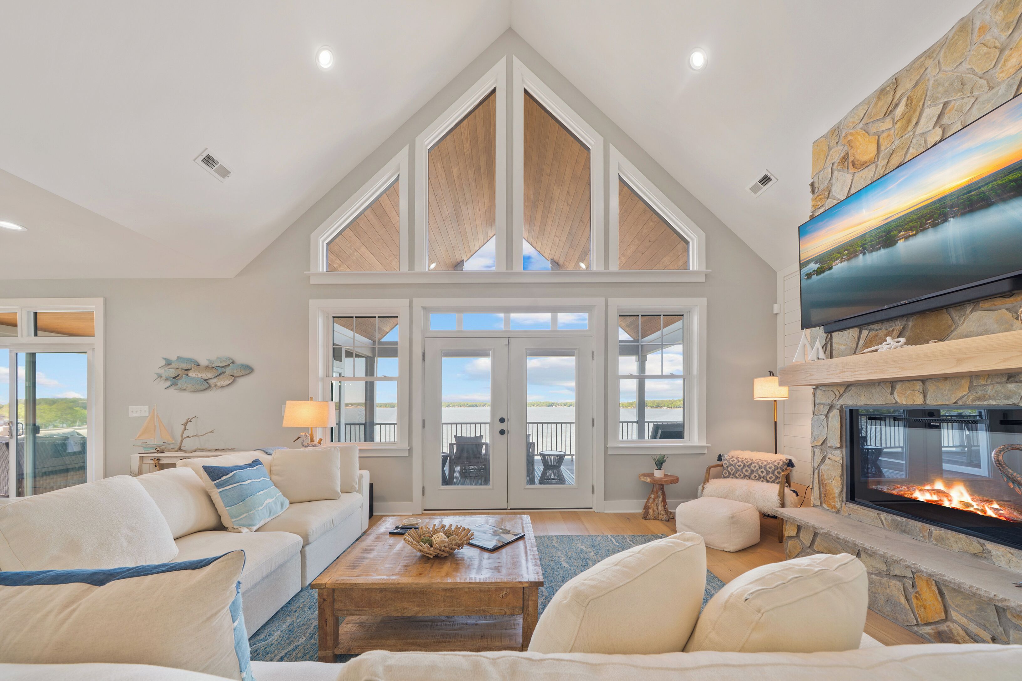 智能電視、壁爐、乒乓球設施