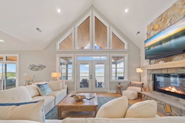 Smart TV, fireplace, table tennis