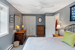 2 chambres, fer et planche à repasser, Wi-Fi, draps fournis