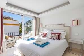 4 bedrooms, free WiFi, bed sheets - Casa Petit Palais (Marbella)