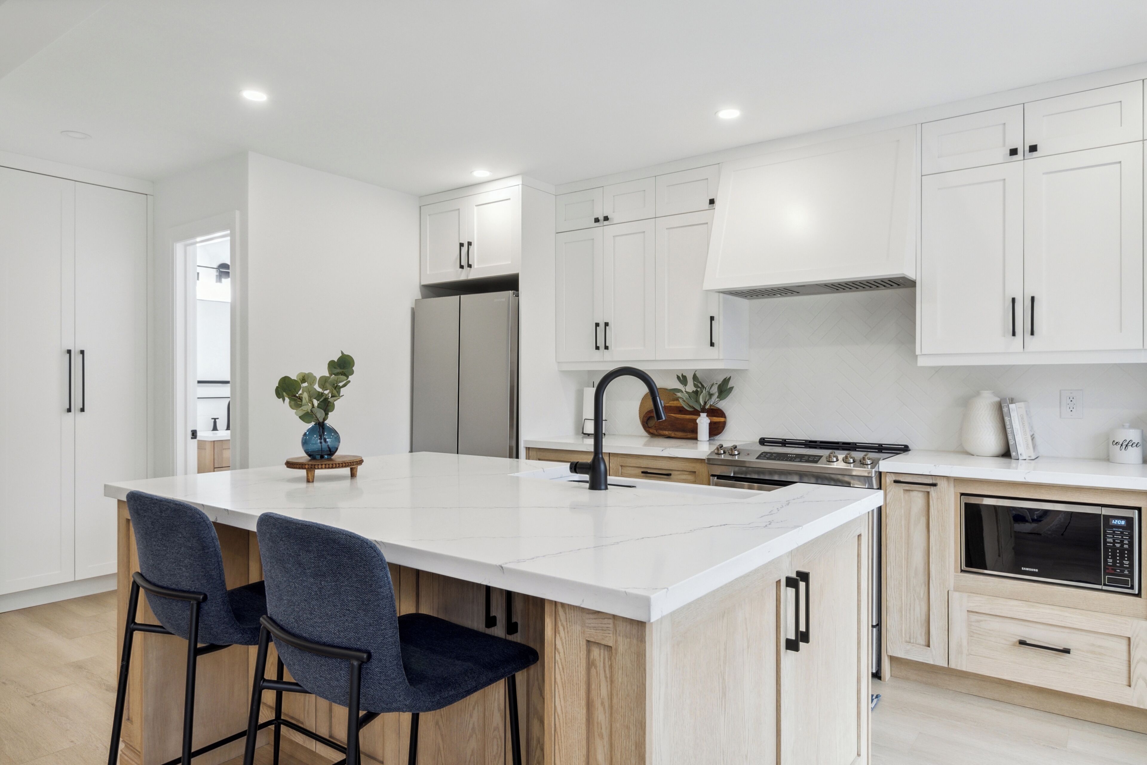 161 Vacation Inn (No Pets) | Private kitchen