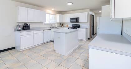 Spacious Ranch with 4BR/2BA – Prime Location