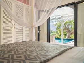 4 bedrooms, iron/ironing board, travel cot, WiFi