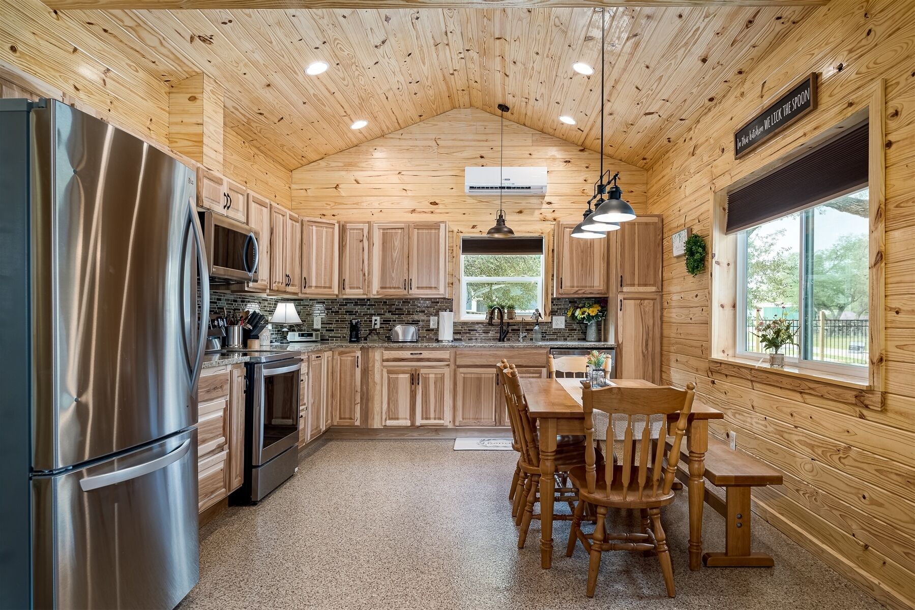 ثلاجة، ميكروويف، فرن، موقد طهي مسطح