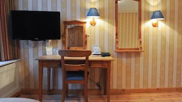 Quarto casal premium | Wi-Fi de cortesia, roupa de cama