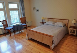 Wifi gratis y ropa de cama 
