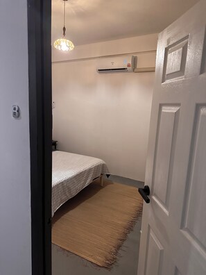 Interior - Located at CBD Rama 9 convenience area. Private Room with Share bath (Krung Thep Maha Nakhon)