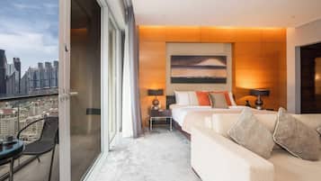 Bright and Breezy Studio | Balcony