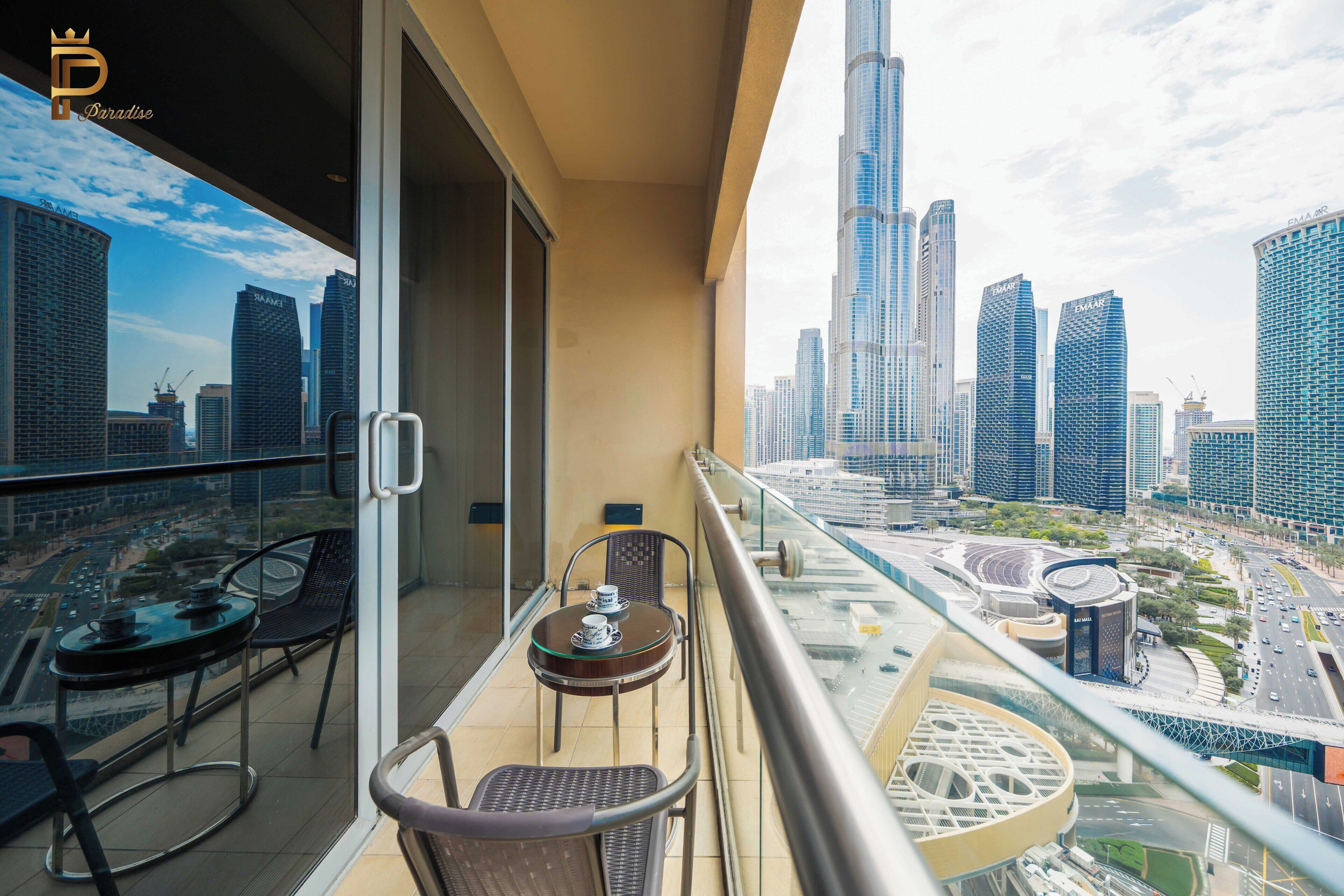 Bright and Breezy Studio | Balcony