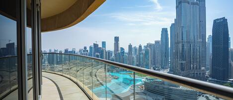 Exclusive 3BR with Burj & Fountain View | Pemandangan dari hartanah