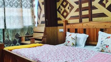 Comfort Double Room, Mountain View | Laptop workspace