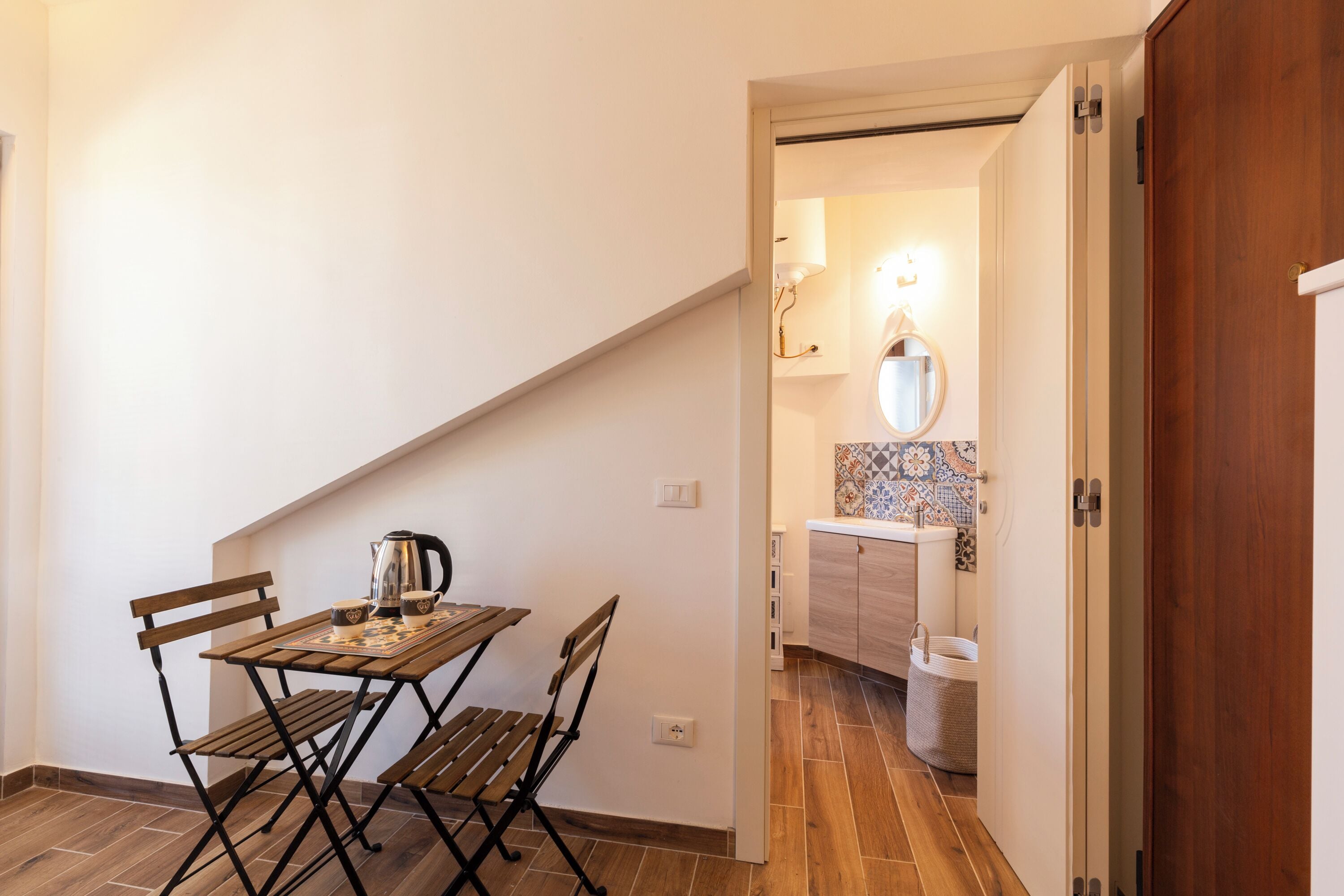 Estudio panorámico, balcón, vista a la ciudad | Wifi gratis y ropa de cama 
