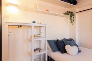 Panoramic Studio, Balcony, City View | Free WiFi, bed sheets - notaMi - MANSARDE BELVEDERE DUOMO (Milan)