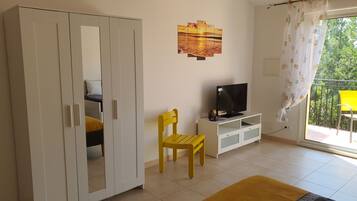 1 bedroom, WiFi, bed sheets
