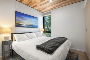 4 habitaciones, tabla de planchar con plancha, wifi y ropa de cama