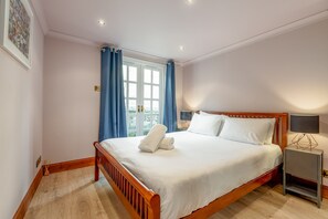 5 makuuhuonetta, työpöytä, silitysrauta/-lauta, ilmainen Wi-Fi