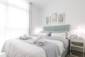 2 chambres, fer et planche à repasser, Wi-Fi gratuit, draps fournis