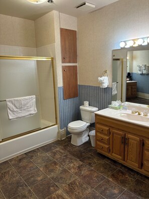 Free toiletries, towels, soap, shampoo - Colorado Grande Casino (Cripple Creek)